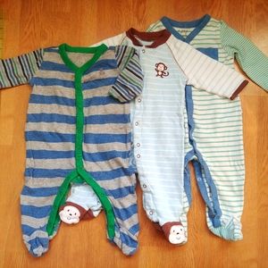 Lot of 3 Footed Little Me and Baby Gap Pajamas - size 0-3 months